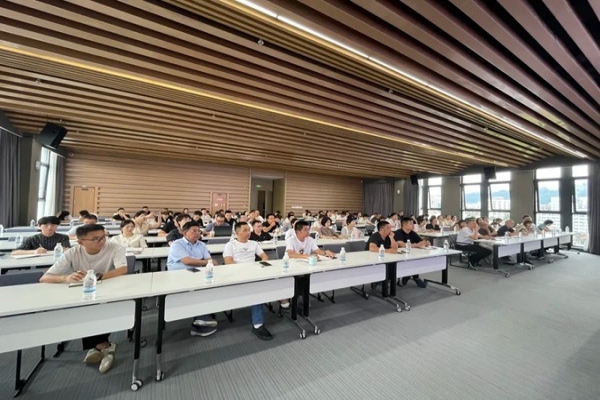 強化公司稅務、法務建設 增強風險防控能力 —浙江中立建設有限公司開展稅務和法務培訓會